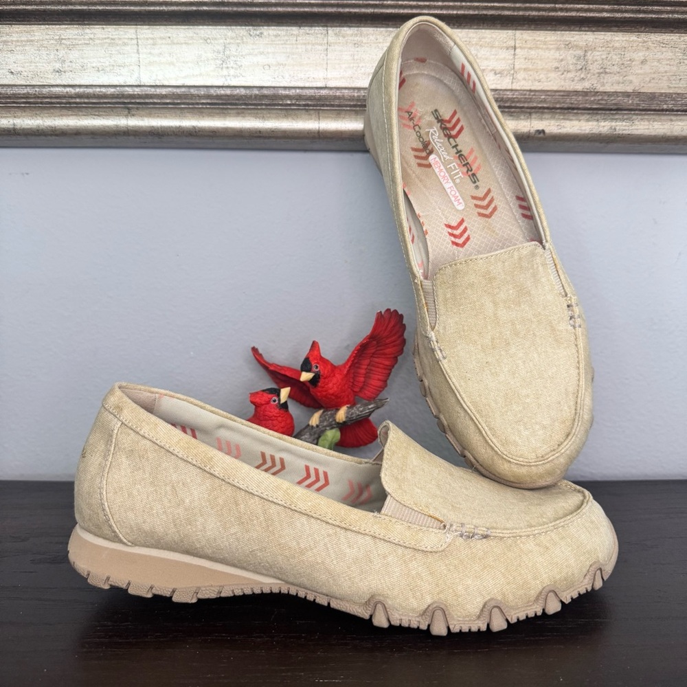 Skechers Relaxed Fit Womans 9 Slip On Shoe. Air Cooled Memory Foam. EXCELLENT.